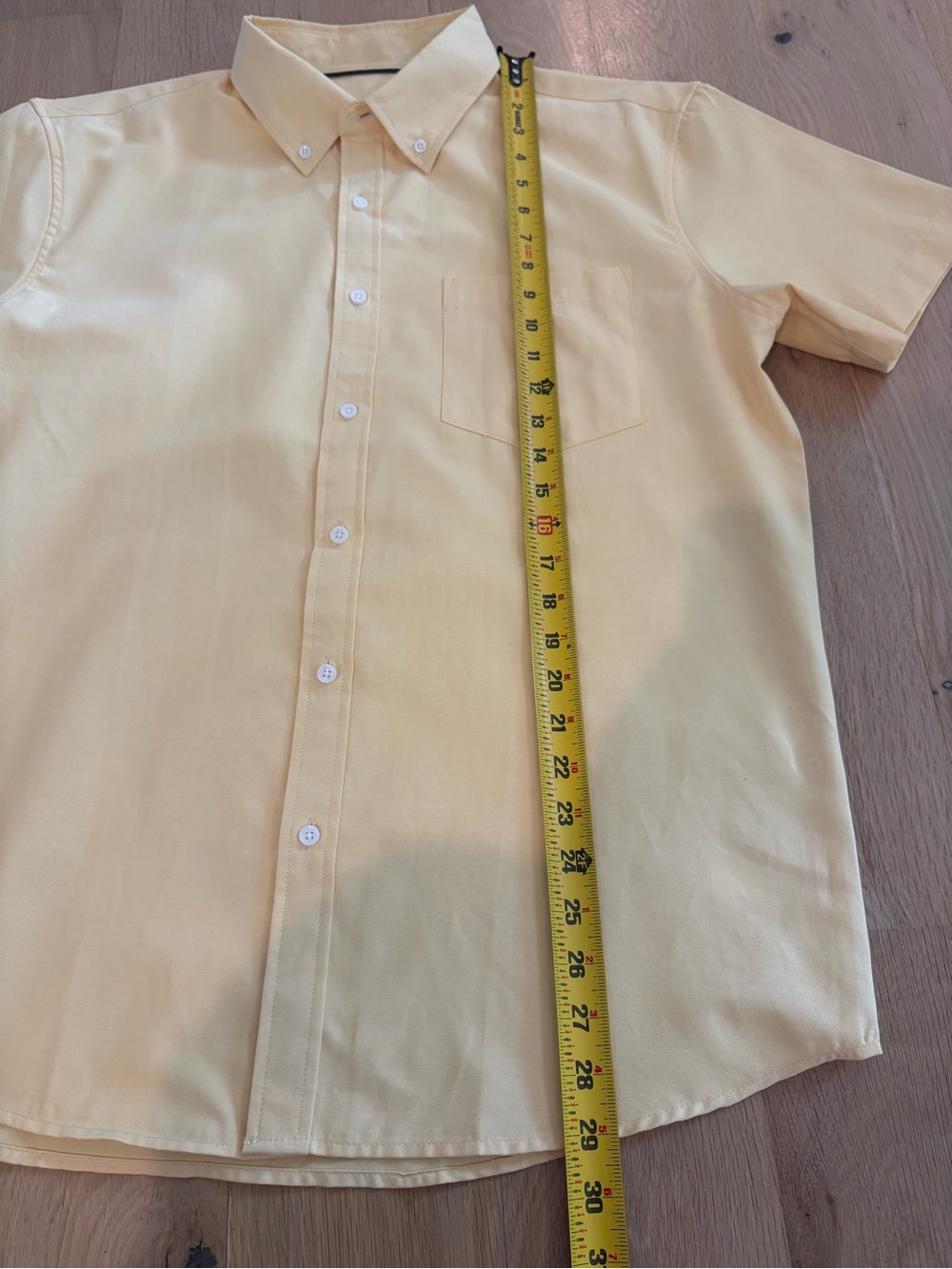 Oxford Men's Short-Sleeve Button-Down Shirt in Pale Yellow - Picture 4 of 6